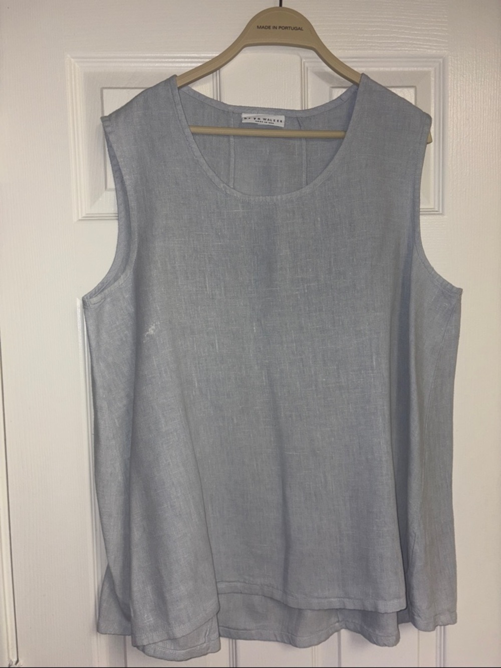 Bryn Walker top, linen. Medium, light blue!